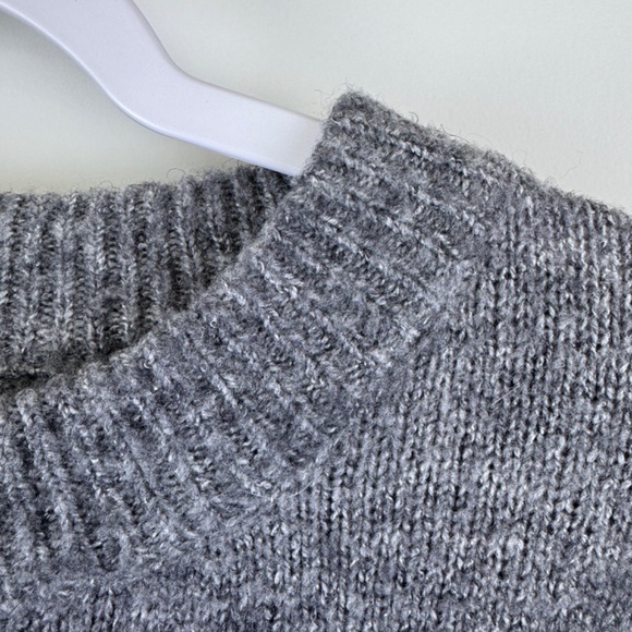 DREAMERS Gray Knit Pullover Oversized Sweater With Bows On Wrists / Size Small - Picture 3 of 13